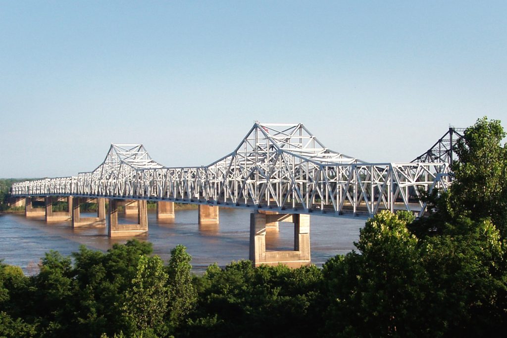 Mississippi River bridge in Vicksburg