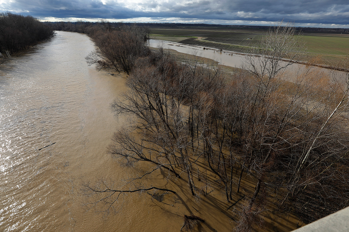 Overview of a flooded Yazoo River and adjacent land