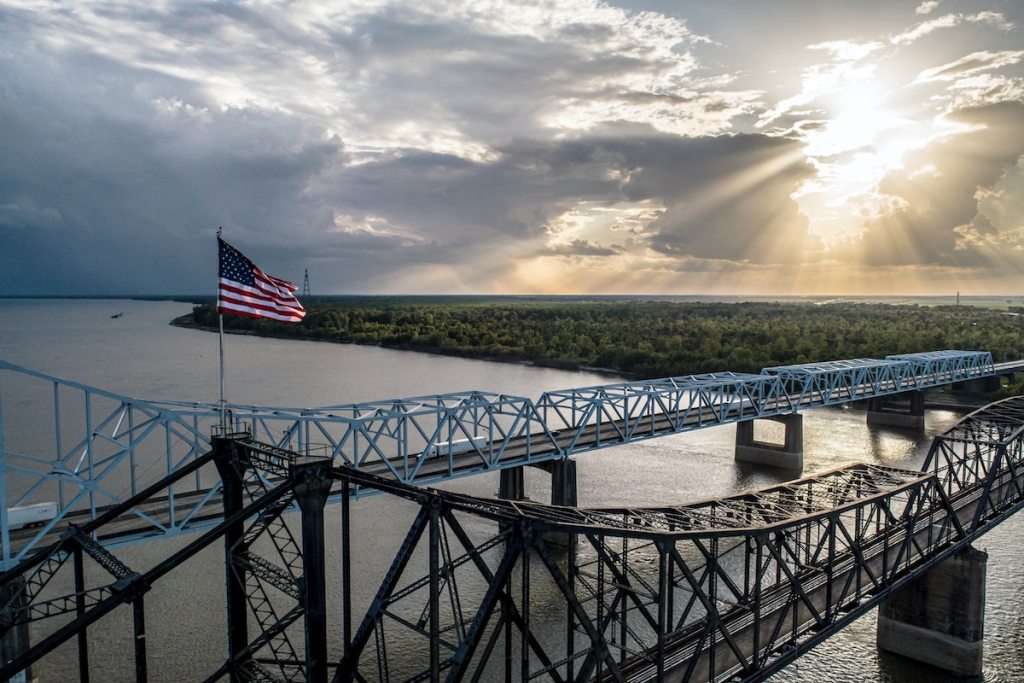 Bridges over the Mississippi River in Vicksburg, MS