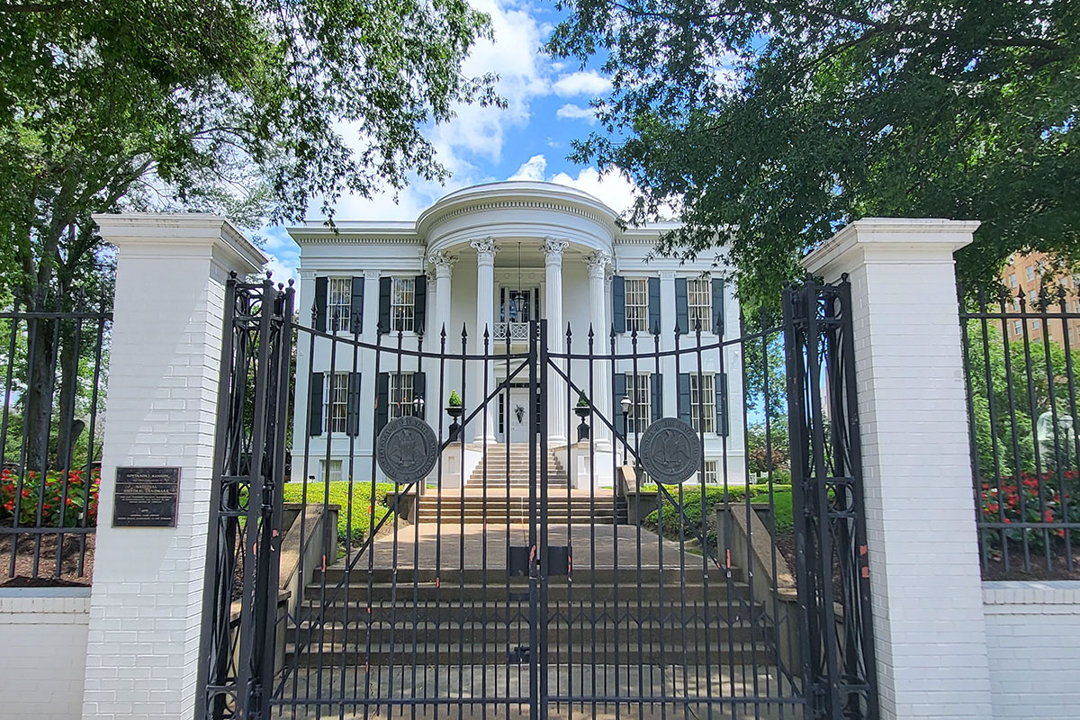 Mississippi Governor's Mansion seen from the front gates