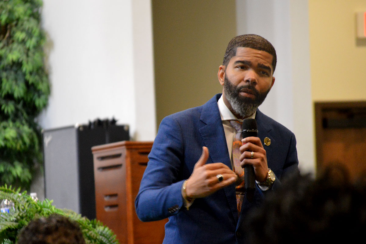 Mayor Chokwe A. Lumumba speaks to an audience
