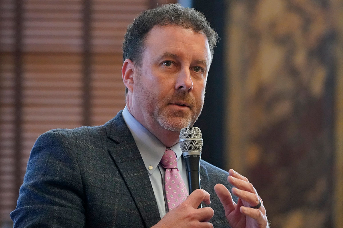 Sen. David Parker, R-Olive Branch, speaks during debate