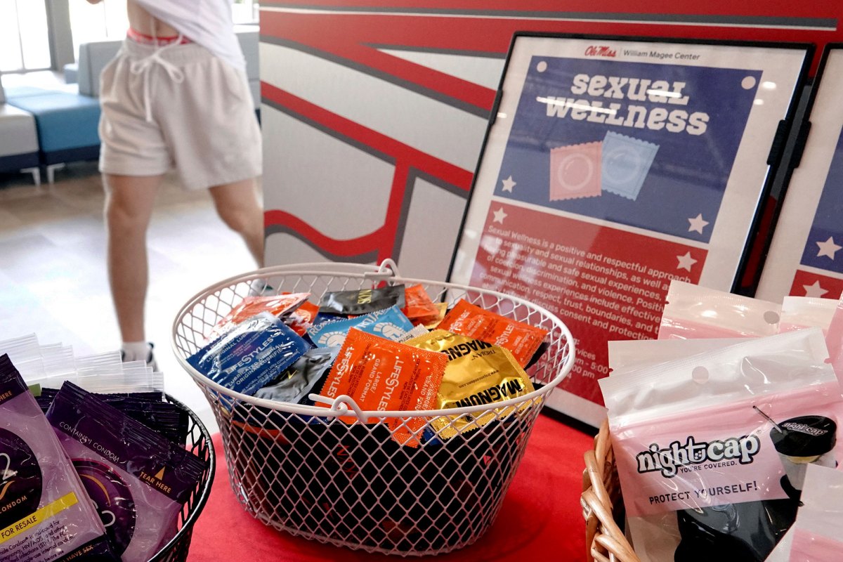 Condom Use Dwindling Among American Teens, Young Adults