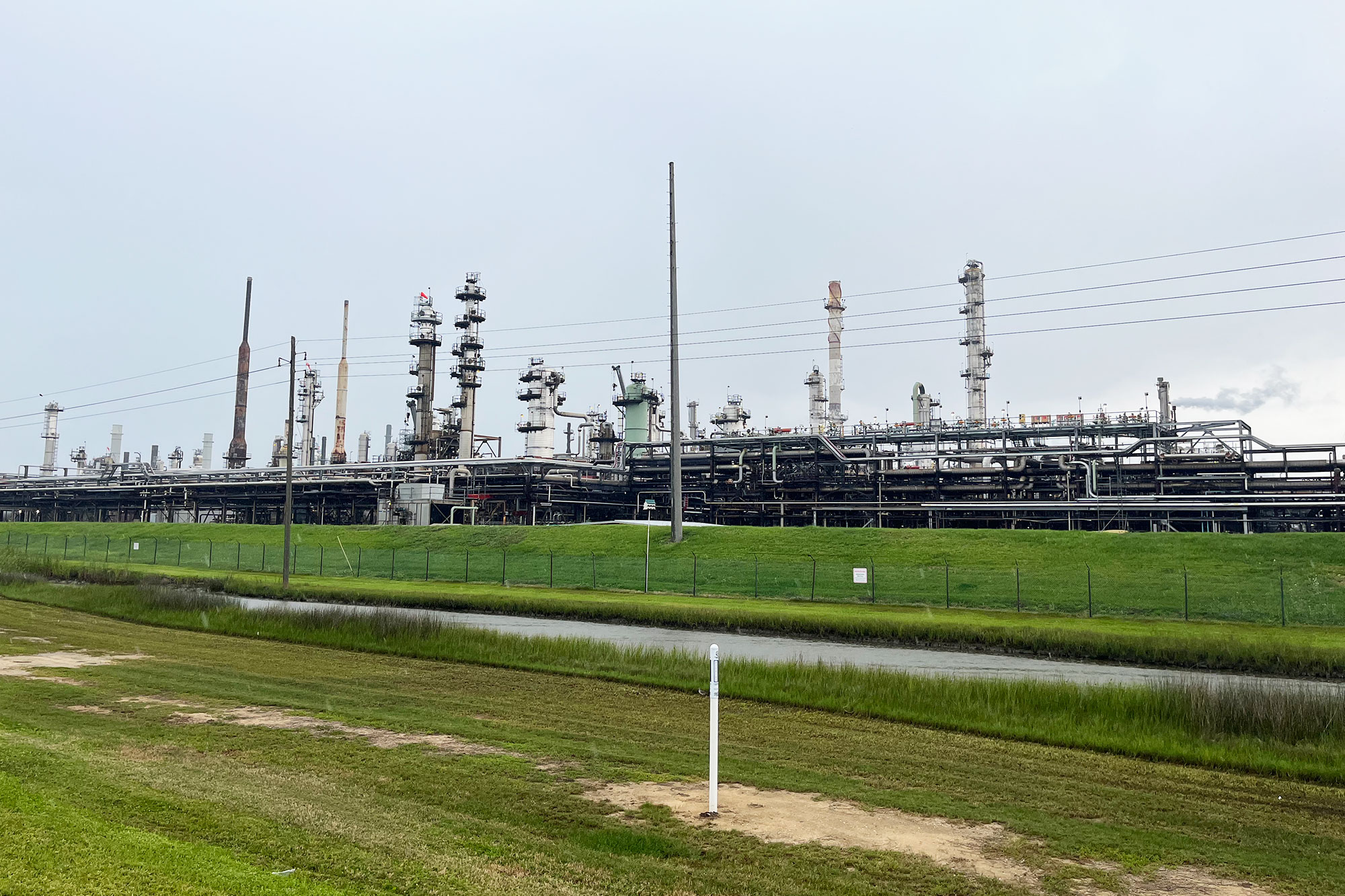 An active oil refinery