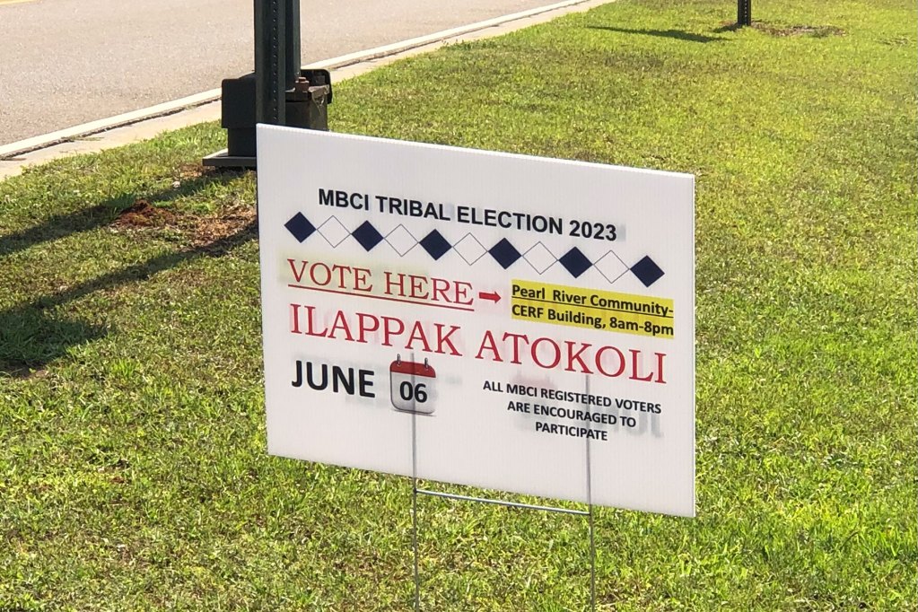 A sign that reads MBCI Tribal Election 2024 - Vote Here - Ilappak Atokoli