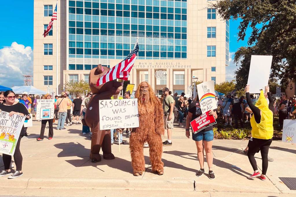 Photos: No Kings Protest in Gulfport, Mississippi