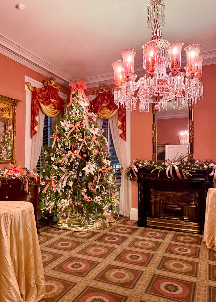 A room in the Mississippi Governor's Mansion, decorated for Christmas