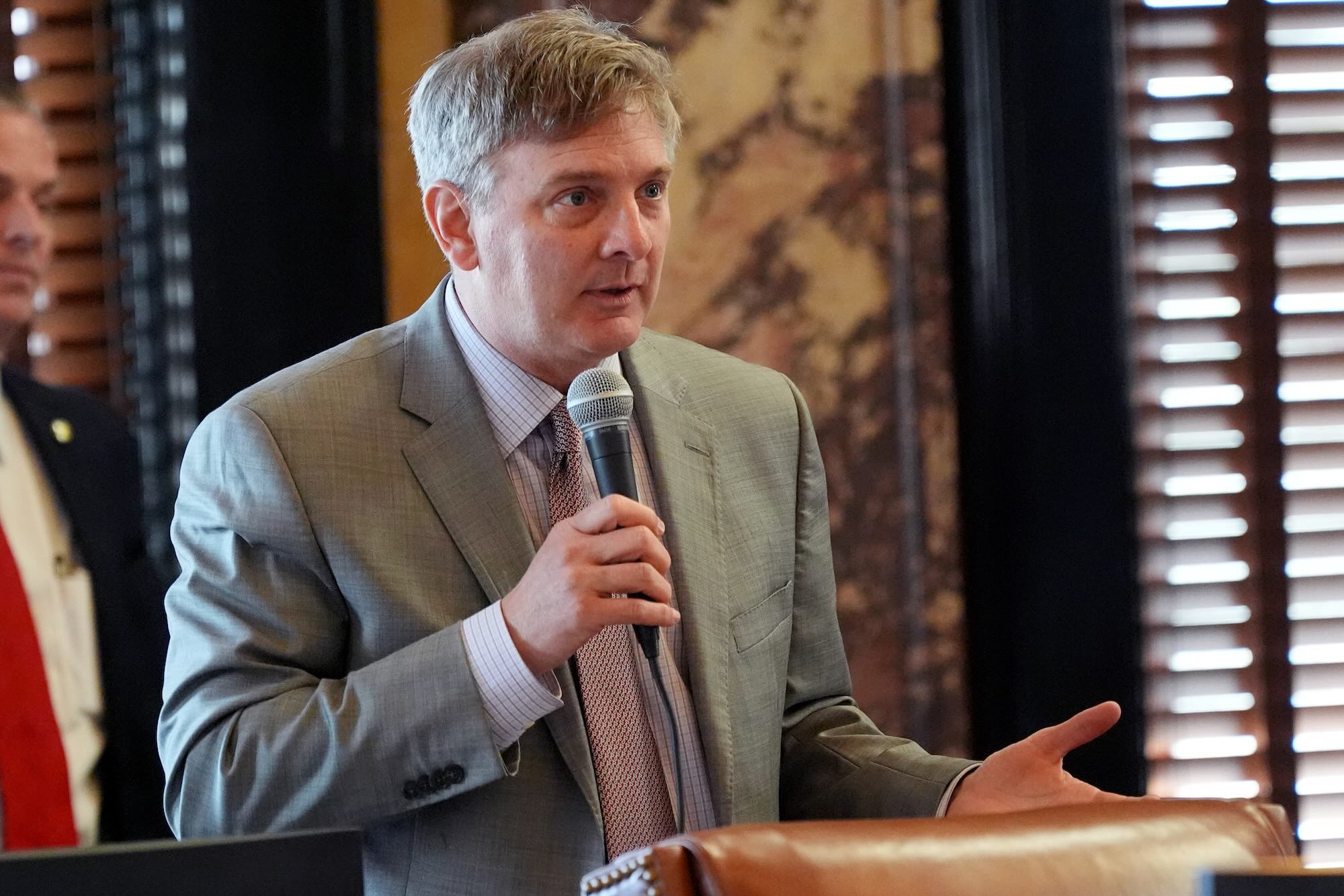 Bill Requiring Mississippi Agencies to Comply With ICE Moves Closer to Approval