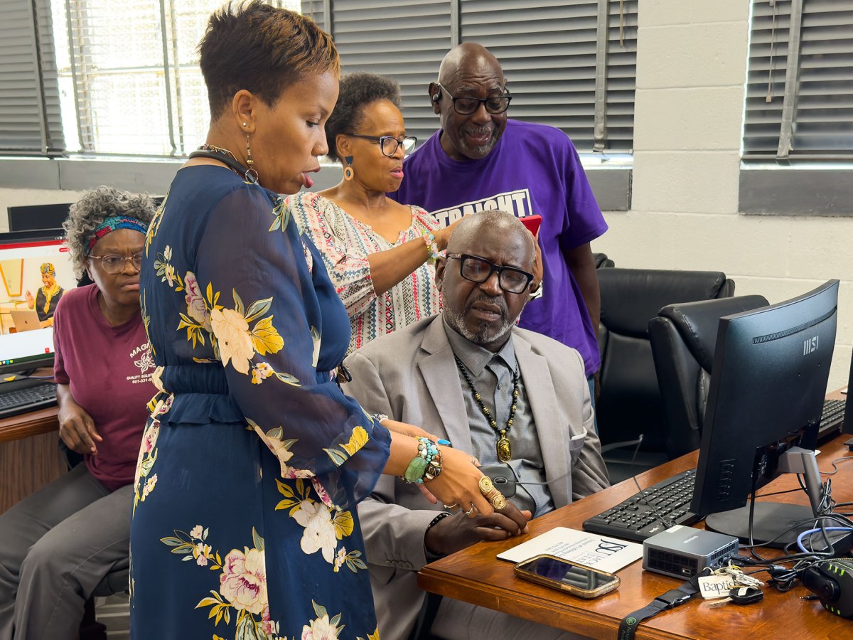 OATS Program Helps Jackson Seniors Learn New Technical Skills