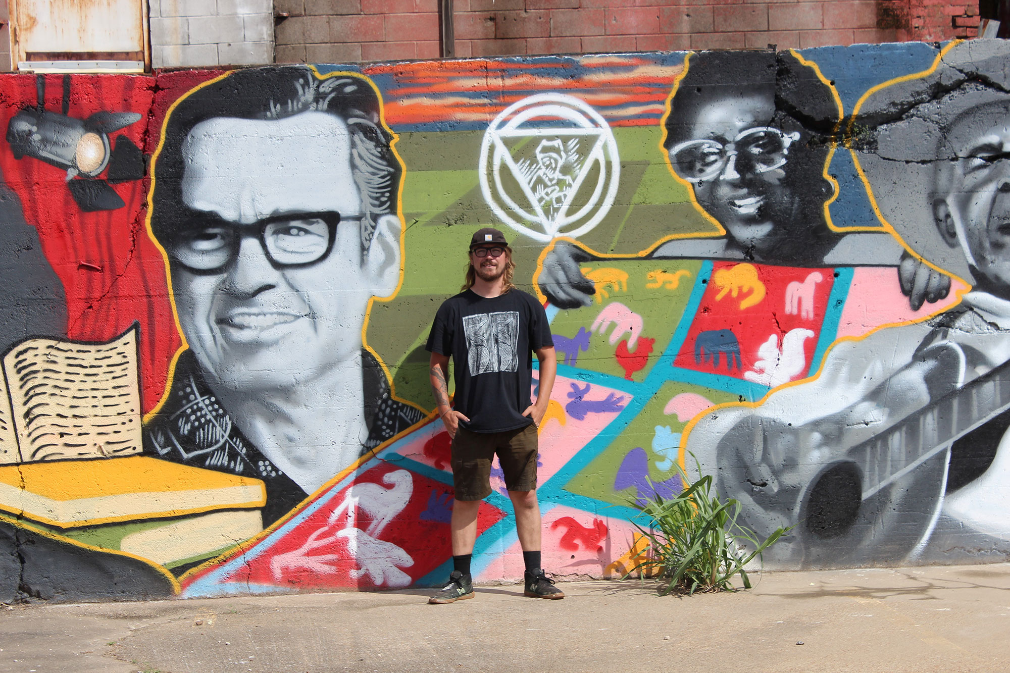 Artist in Residence | Gavin Bird: Muralist Adorns Longleaf Trace With Hattiesburg’s Nocturnal Wildlife