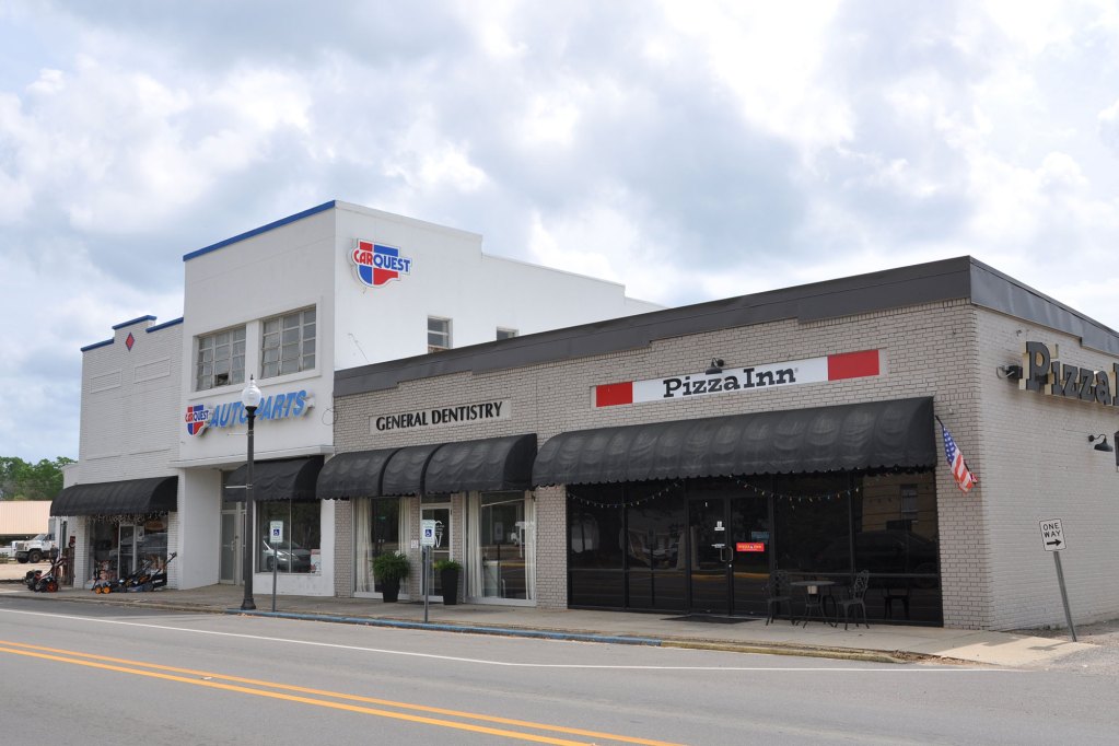 Buildings that house locally owned businesses in Leakesville.