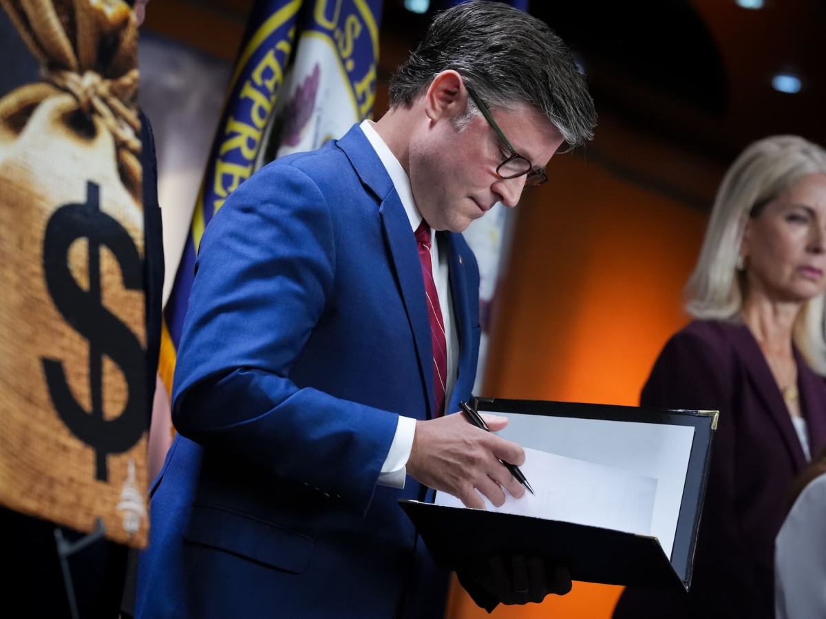 House Approves War Powers Resolution to Halt Military Action Against Iran, in a Rebuke of Trump